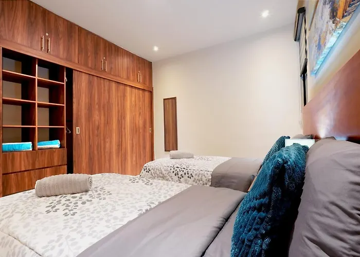 Selvanova Coto8 10min Beach,gyms,pools,wifi 200mb
