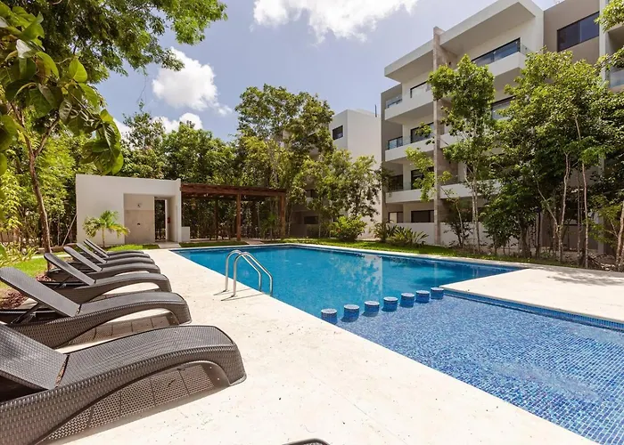 Selvanova Coto8 10min Beach,gyms,pools,wifi 200mb