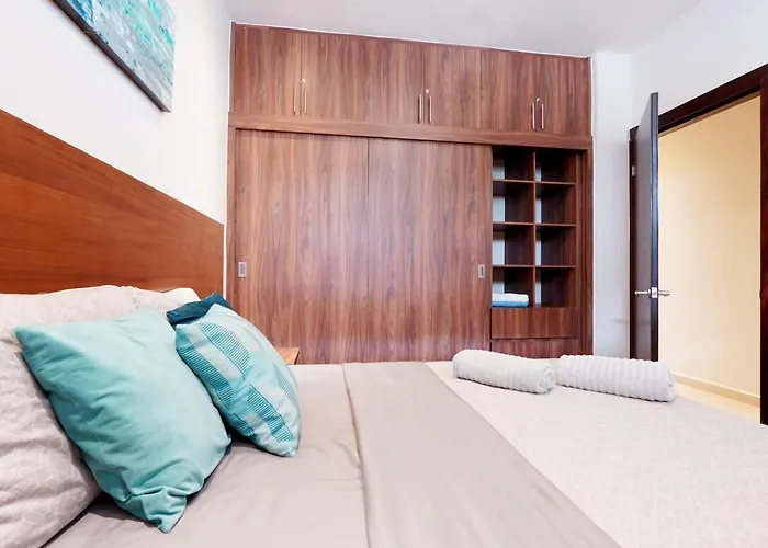 Сasa de vacaciones Selvanova Coto8 10min Beach,gyms,pools,wifi 200mb
